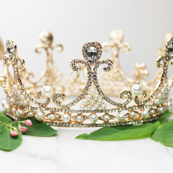 👑 Parisian Fleur de Lis Crystal & Pearl Crown - Picture 4 of 14